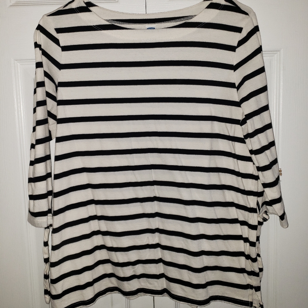 Old Navy Black and White Stripe Top
